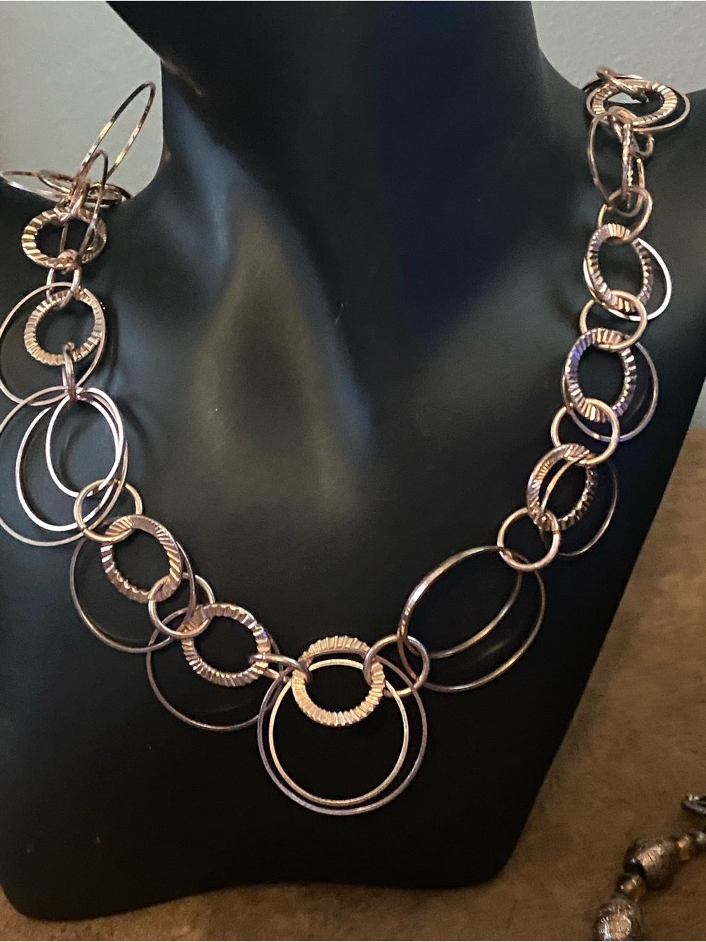 Multi-Strand Chunky Pink,Tan,GreenBrown & Rose gold interlocking circle necklace - Picture 4 of 10